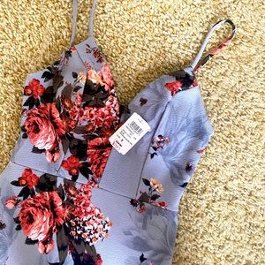 NWT Junior’s Windsor Floral Midi Dress - Small